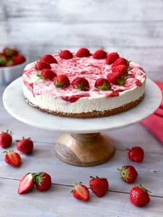 Best Strawberry Cheesecake